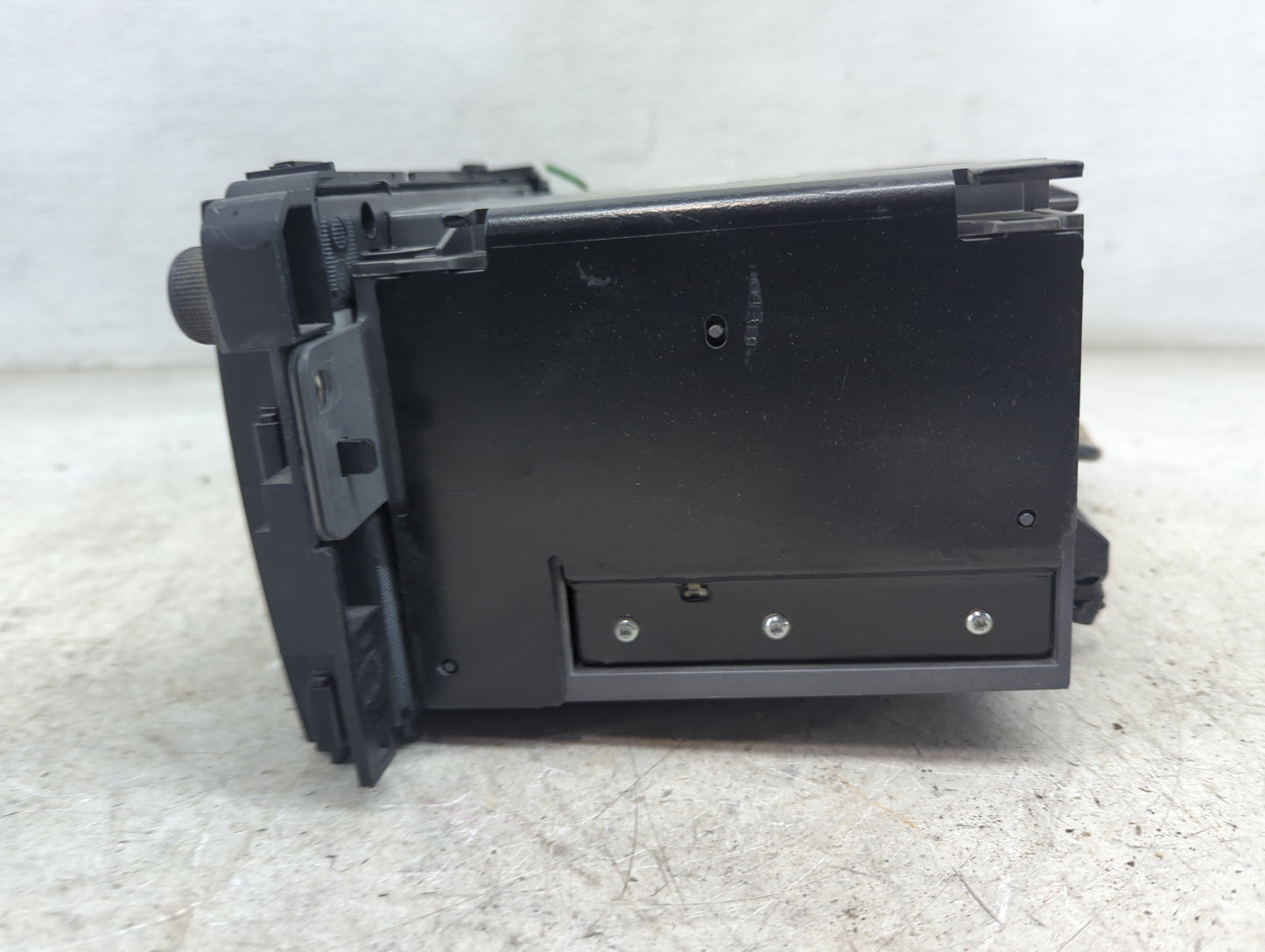2012 Chevrolet Traverse Radio AM FM Cd Player Receiver Replacement P/N:20935116 28256336 Fits OEM Used Auto Parts - Oemuseda
