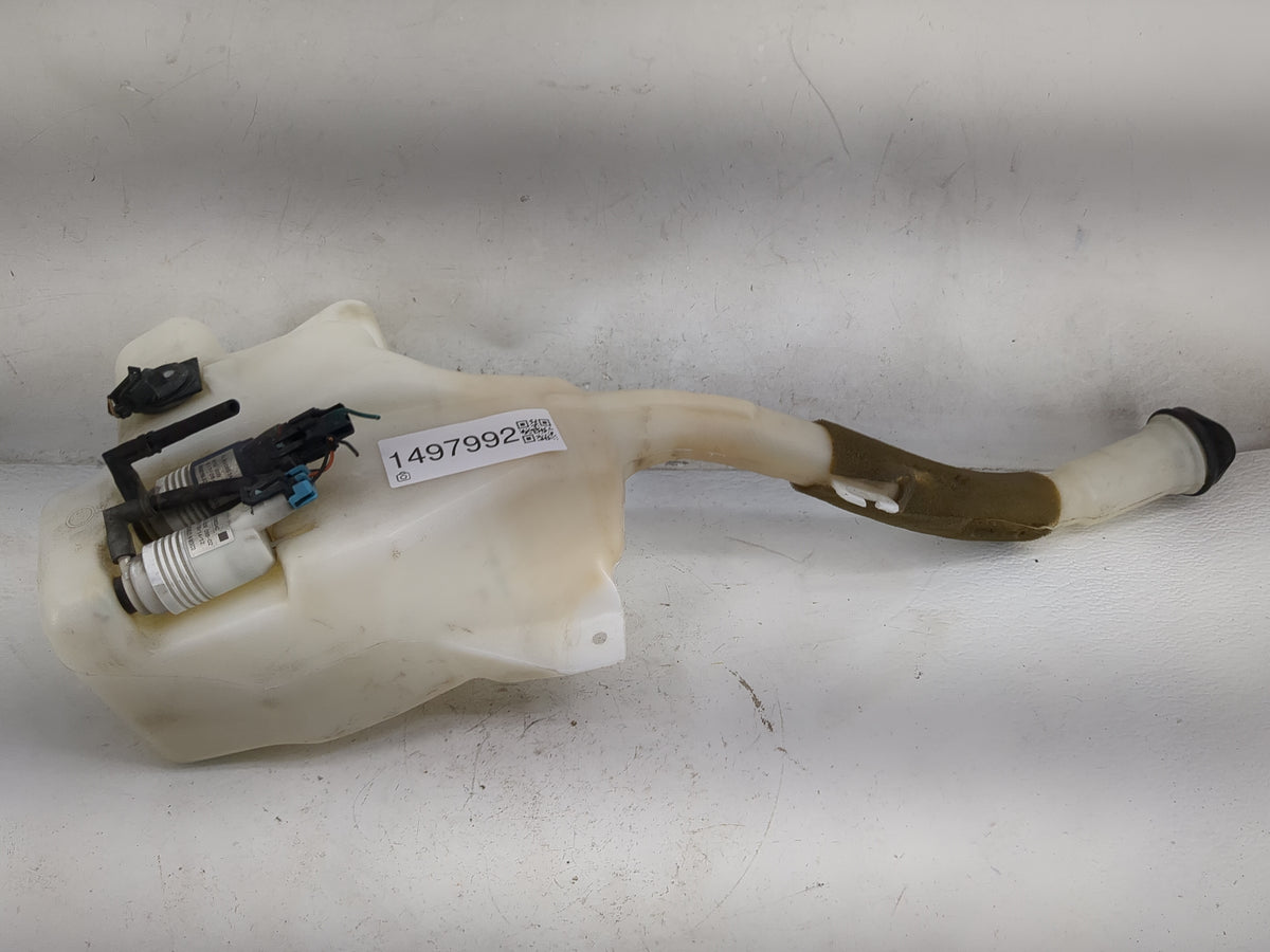 Chevrolet Traverse Windshield Washer Fluid Reservoir Bottle Oem 1497992 - Oemusedautoparts1.com