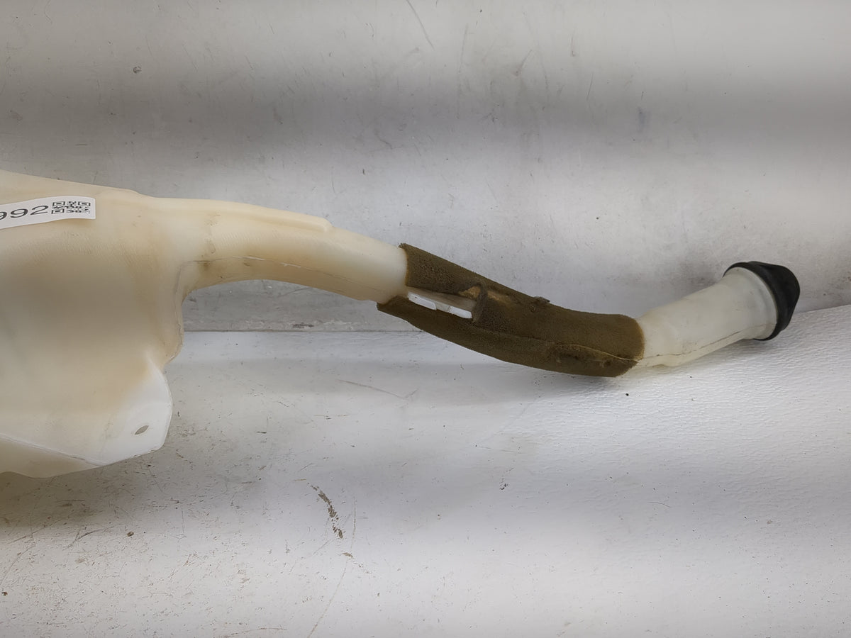 Chevrolet Traverse Windshield Washer Fluid Reservoir Bottle Oem 1497992 - Oemusedautoparts1.com
