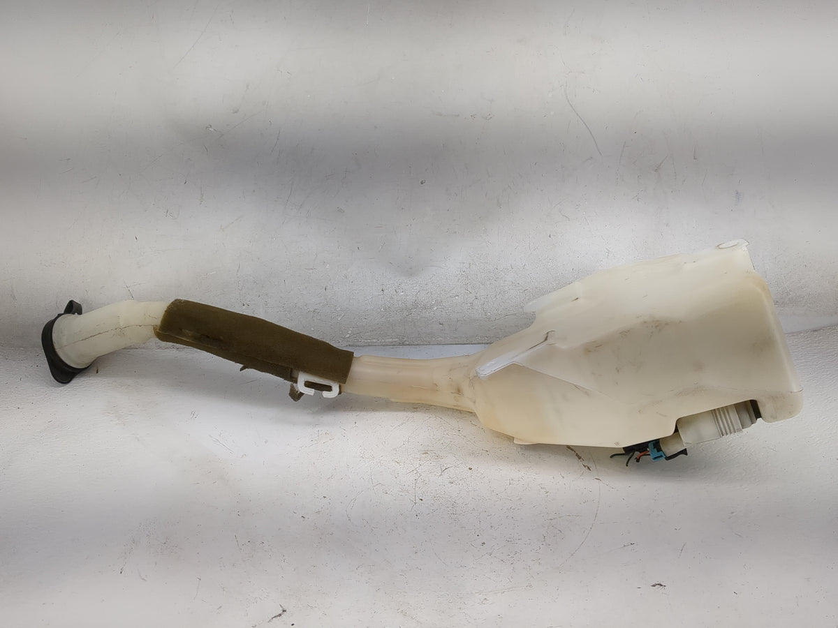 Chevrolet Traverse Windshield Washer Fluid Reservoir Bottle Oem 1497992 - Oemusedautoparts1.com