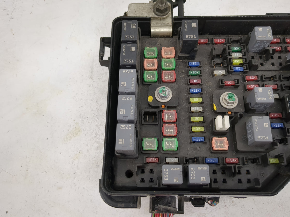 2012 Chevrolet Traverse Fusebox Fuse Box Panel Relay Module P/N:20972850 Fits OEM Used Auto Parts - Oemusedautoparts1.com