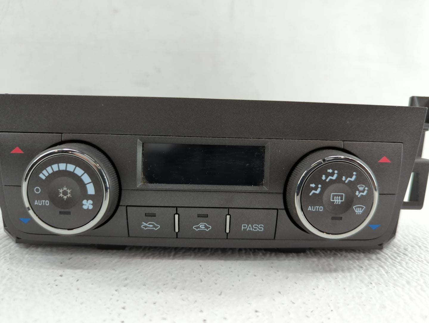 2012 Chevrolet Traverse Climate Control Module Temperature AC/Heater Replacement P/N:15228682 25839381 Fits OEM Used Auto Pa