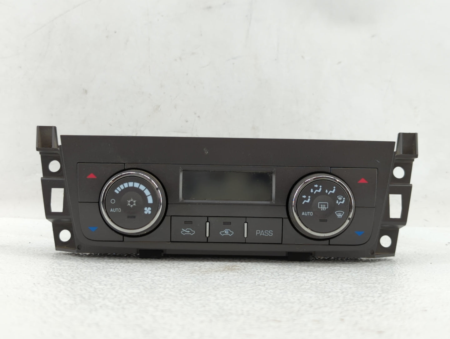 2012 Chevrolet Traverse Climate Control Module Temperature AC/Heater Replacement P/N:15228682 25839381 Fits OEM Used Auto Pa