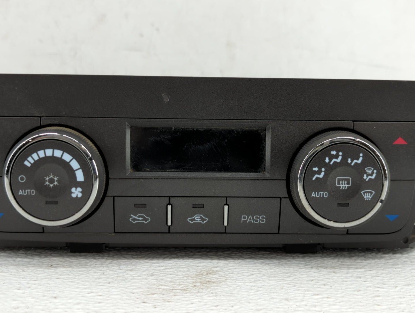 2012 Chevrolet Traverse Climate Control Module Temperature AC/Heater Replacement P/N:15228682 25839381 Fits OEM Used Auto Pa