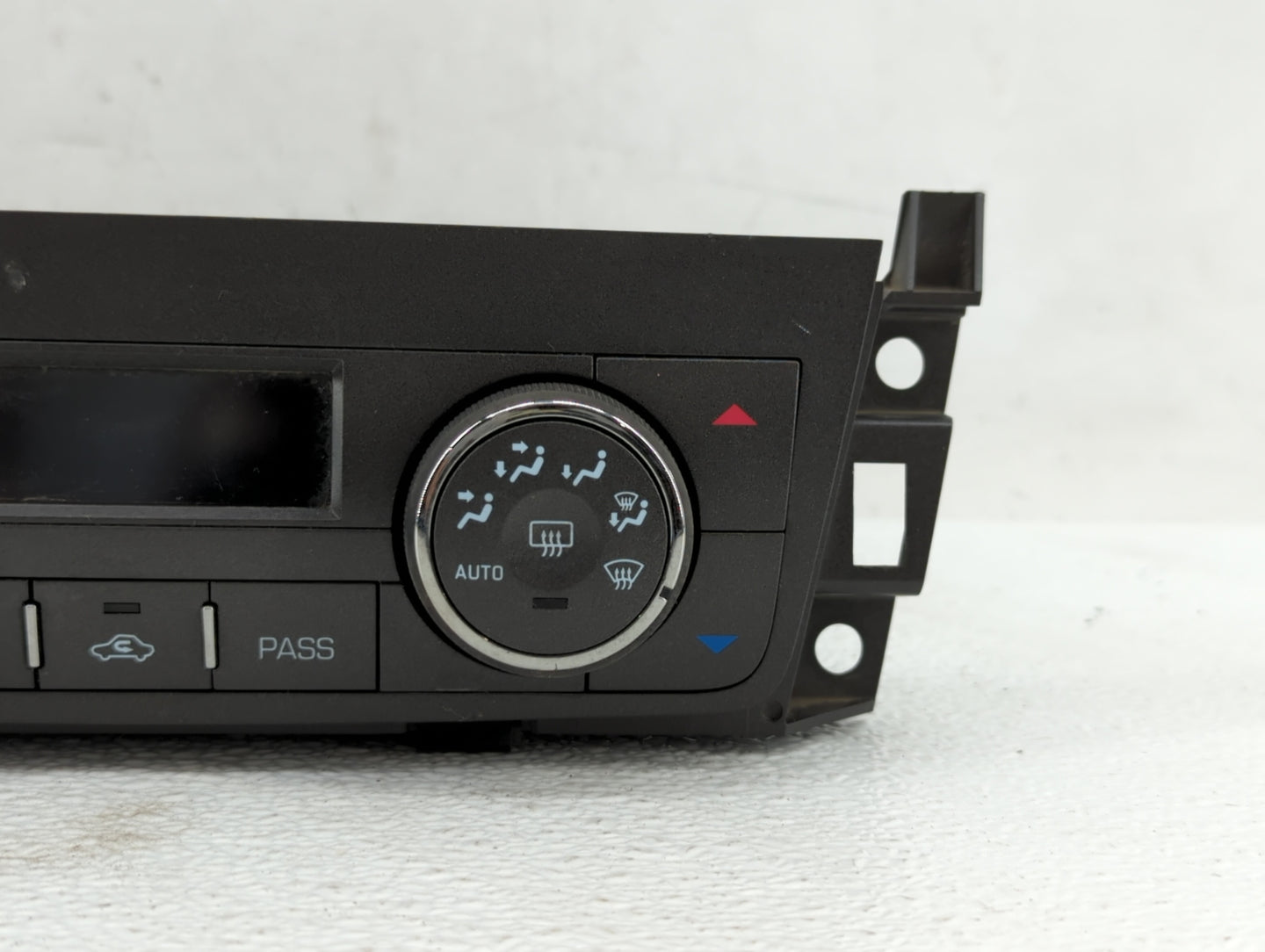 2012 Chevrolet Traverse Climate Control Module Temperature AC/Heater Replacement P/N:15228682 25839381 Fits OEM Used Auto Pa