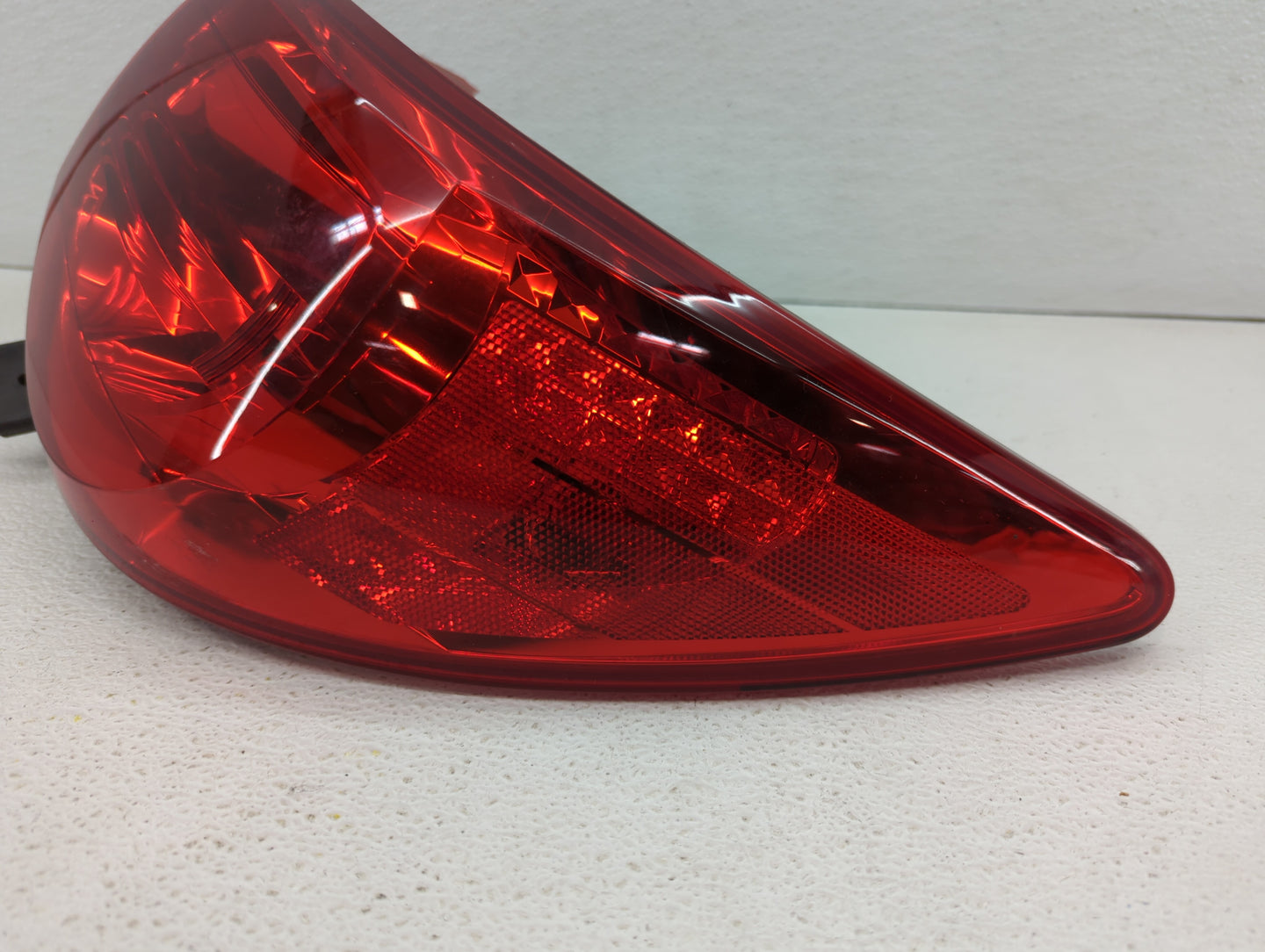 2012 Chevrolet Traverse Tail Light Assembly Passenger Right OEM P/N:34T425417 Fits OEM Used Auto Parts - Oemusedautoparts1.c