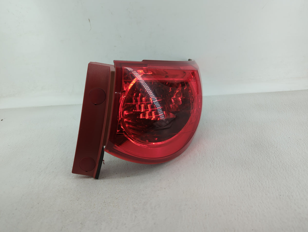 2009-2012 Chevrolet Traverse Tail Light Assembly Passenger Right OEM P/N:34T425417 Fits Fits 2009 2010 2011 2012 OEM Used Au