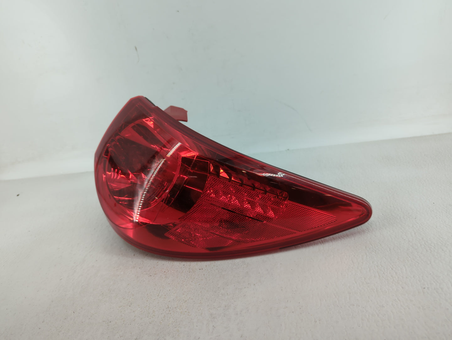 2012 Chevrolet Traverse Tail Light Assembly Passenger Right OEM P/N:34T425417 Fits OEM Used Auto Parts - Oemusedautoparts1.c
