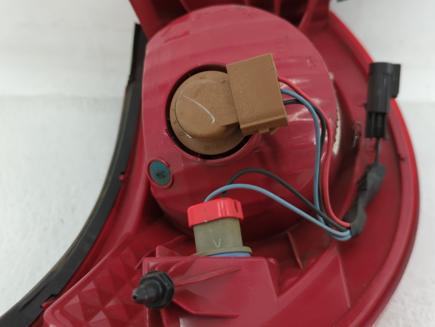 2012 Chevrolet Traverse Tail Light Assembly Passenger Right OEM P/N:34T425417 Fits OEM Used Auto Parts - Oemusedautoparts1.c