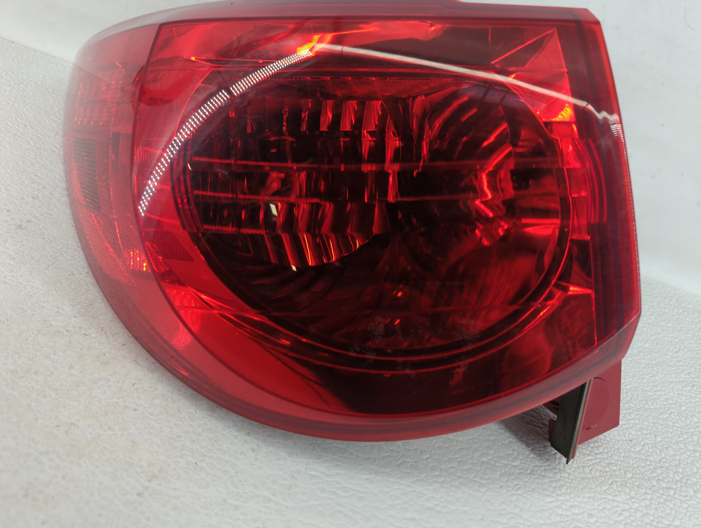 2012 Chevrolet Traverse Tail Light Assembly Driver Left OEM P/N:10T31138 10T138989, 10T187061, 10T172155 Fits OEM Used Auto 