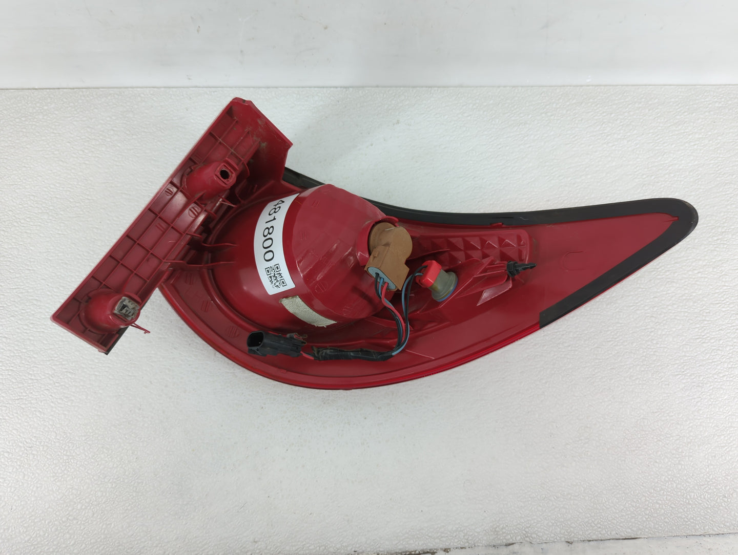 2012 Chevrolet Traverse Tail Light Assembly Driver Left OEM P/N:10T31138 10T138989, 10T187061, 10T172155 Fits OEM Used Auto 