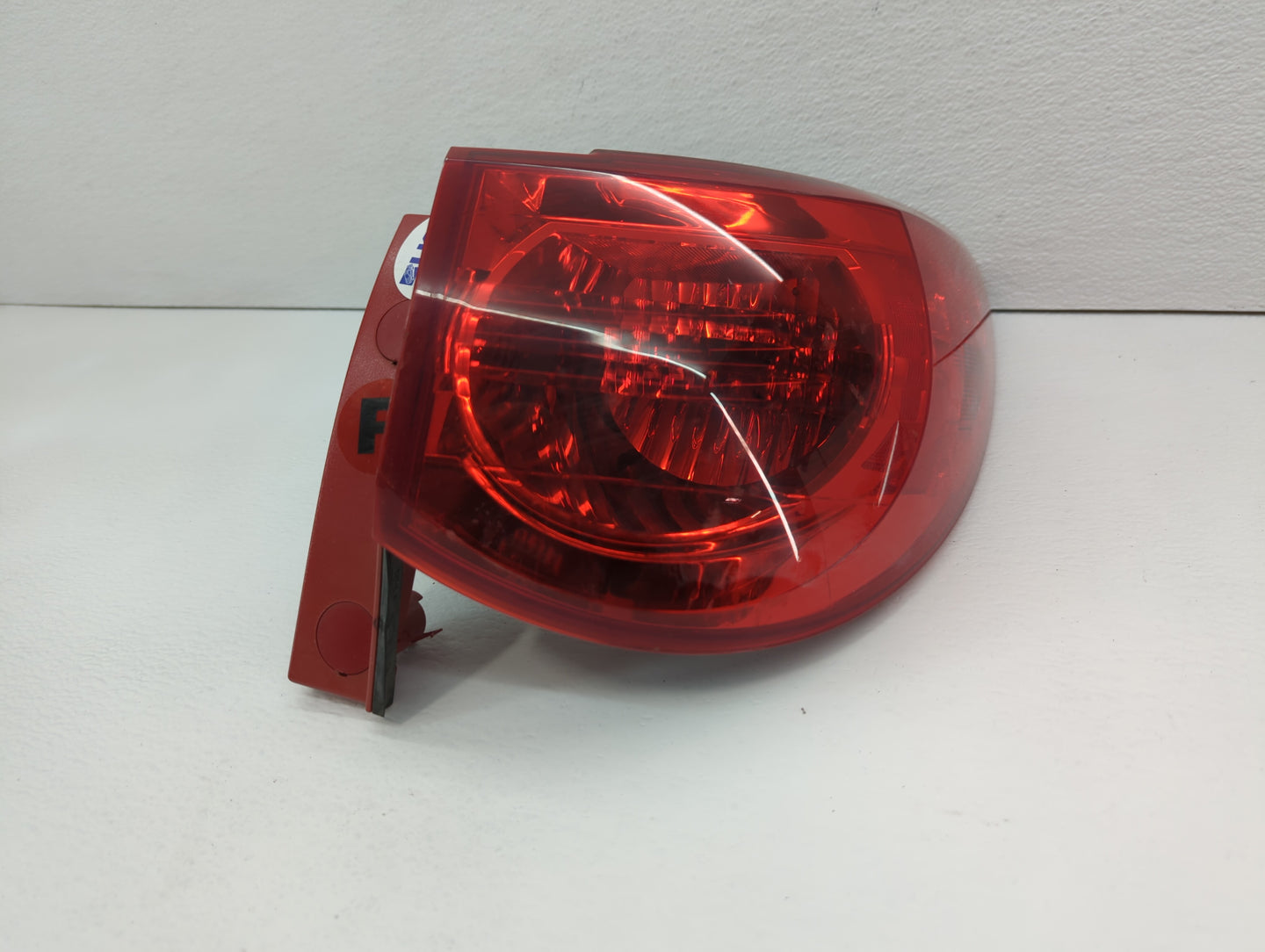 2012 Chevrolet Traverse Tail Light Assembly Passenger Right OEM P/N:94T469489 ZFY-00928-GM Fits OEM Used Auto Parts - Oemuse