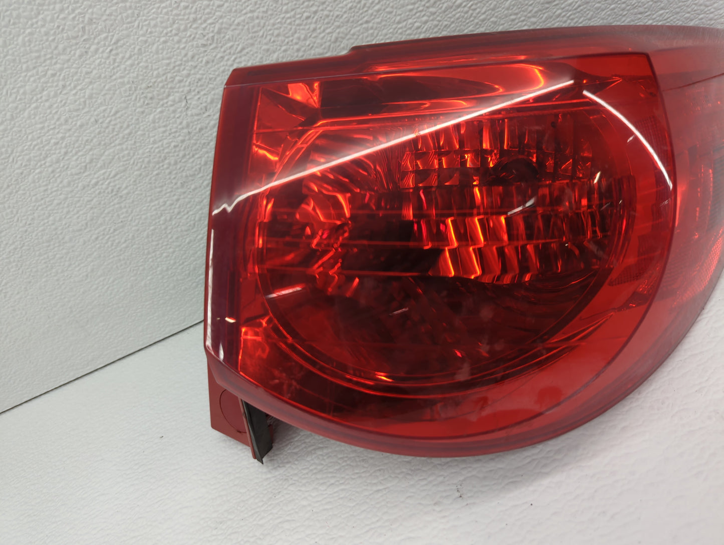 2012 Chevrolet Traverse Tail Light Assembly Passenger Right OEM P/N:94T469489 ZFY-00928-GM Fits OEM Used Auto Parts - Oemuse