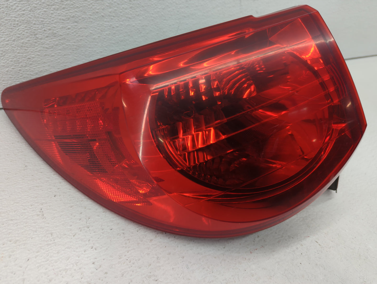 2012 Chevrolet Traverse Tail Light Assembly Driver Left OEM P/N:ZFY-00928-GM Fits OEM Used Auto Parts - Oemusedautoparts1.co