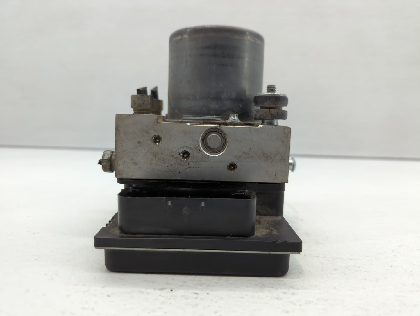 2017 Chevrolet Traverse ABS Pump Control Module Replacement P/N:22822156 Fits Fits 2012 2013 2014 2015 2016 OEM Used Auto Pa