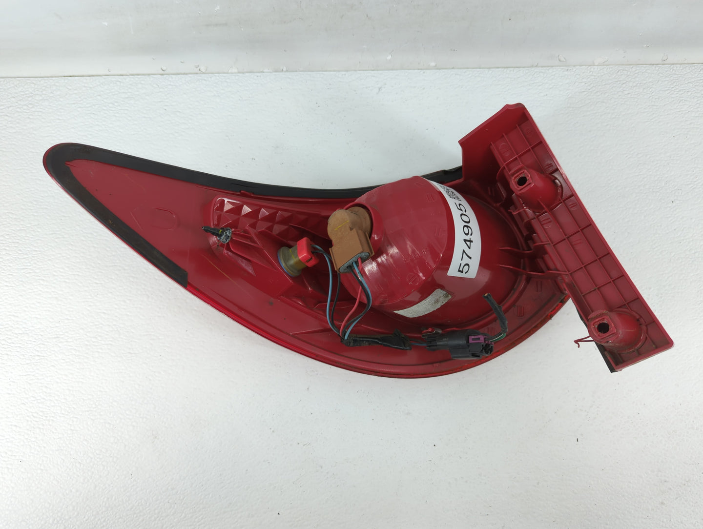 2012 Chevrolet Traverse Tail Light Assembly Driver Left OEM P/N:ZFY-00928-GM Fits OEM Used Auto Parts - Oemusedautoparts1.co