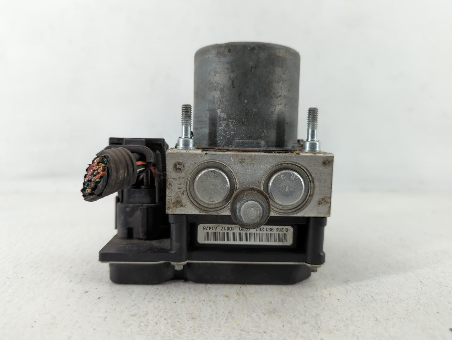 2017 Chevrolet Traverse ABS Pump Control Module Replacement P/N:22822156 Fits Fits 2012 2013 2014 2015 2016 OEM Used Auto Pa