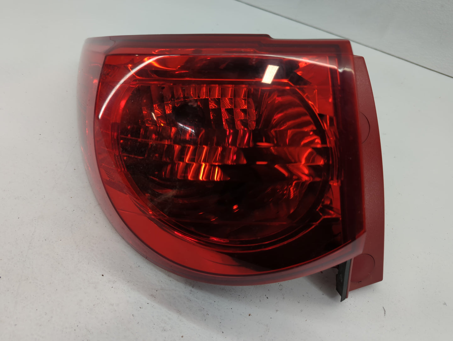 2012 Chevrolet Traverse Tail Light Assembly Driver Left OEM P/N:ZFY-00928-GM Fits OEM Used Auto Parts - Oemusedautoparts1.co