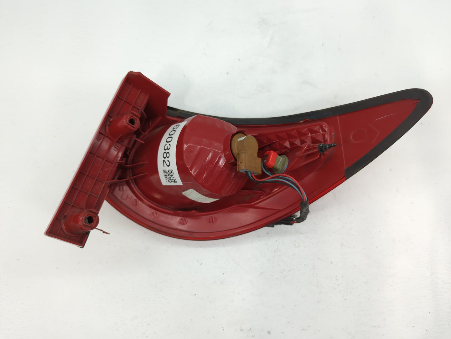 2012 Chevrolet Traverse Tail Light Assembly Driver Left OEM P/N:ZFY-00928-GM Fits OEM Used Auto Parts - Oemusedautoparts1.co