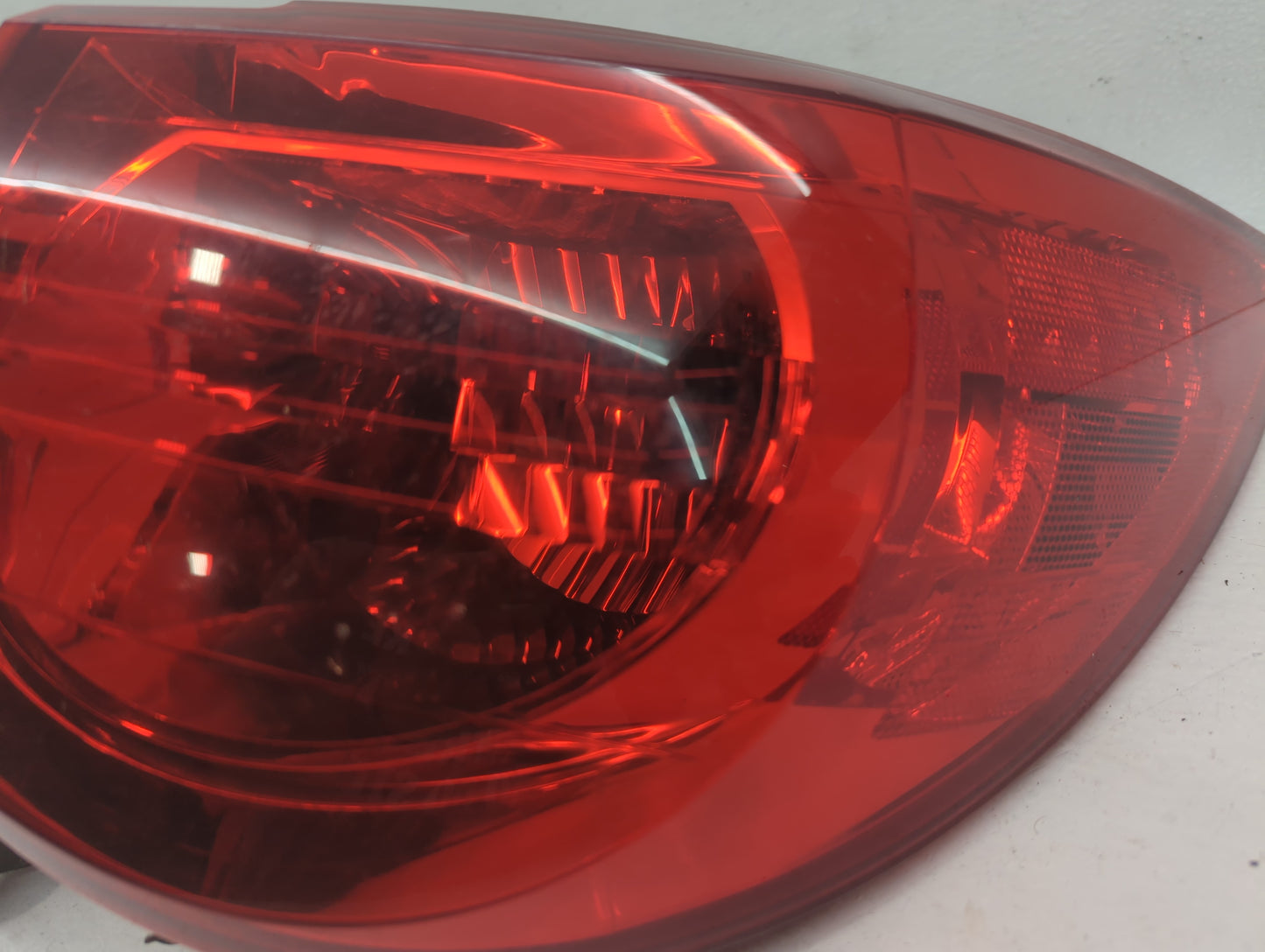2012 Chevrolet Traverse Tail Light Assembly Driver Left OEM P/N:ZFY-00928-GM Fits OEM Used Auto Parts - Oemusedautoparts1.co