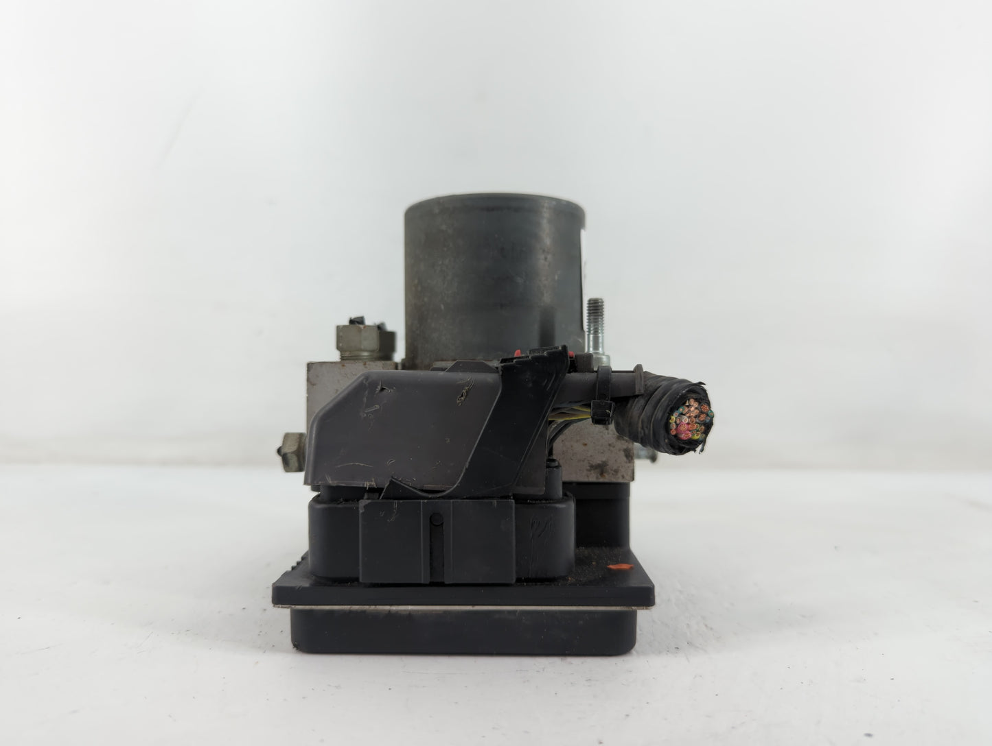 2017 Chevrolet Traverse ABS Pump Control Module Replacement P/N:22912779 Fits Fits 2012 2013 2014 2015 2016 OEM Used Auto Pa
