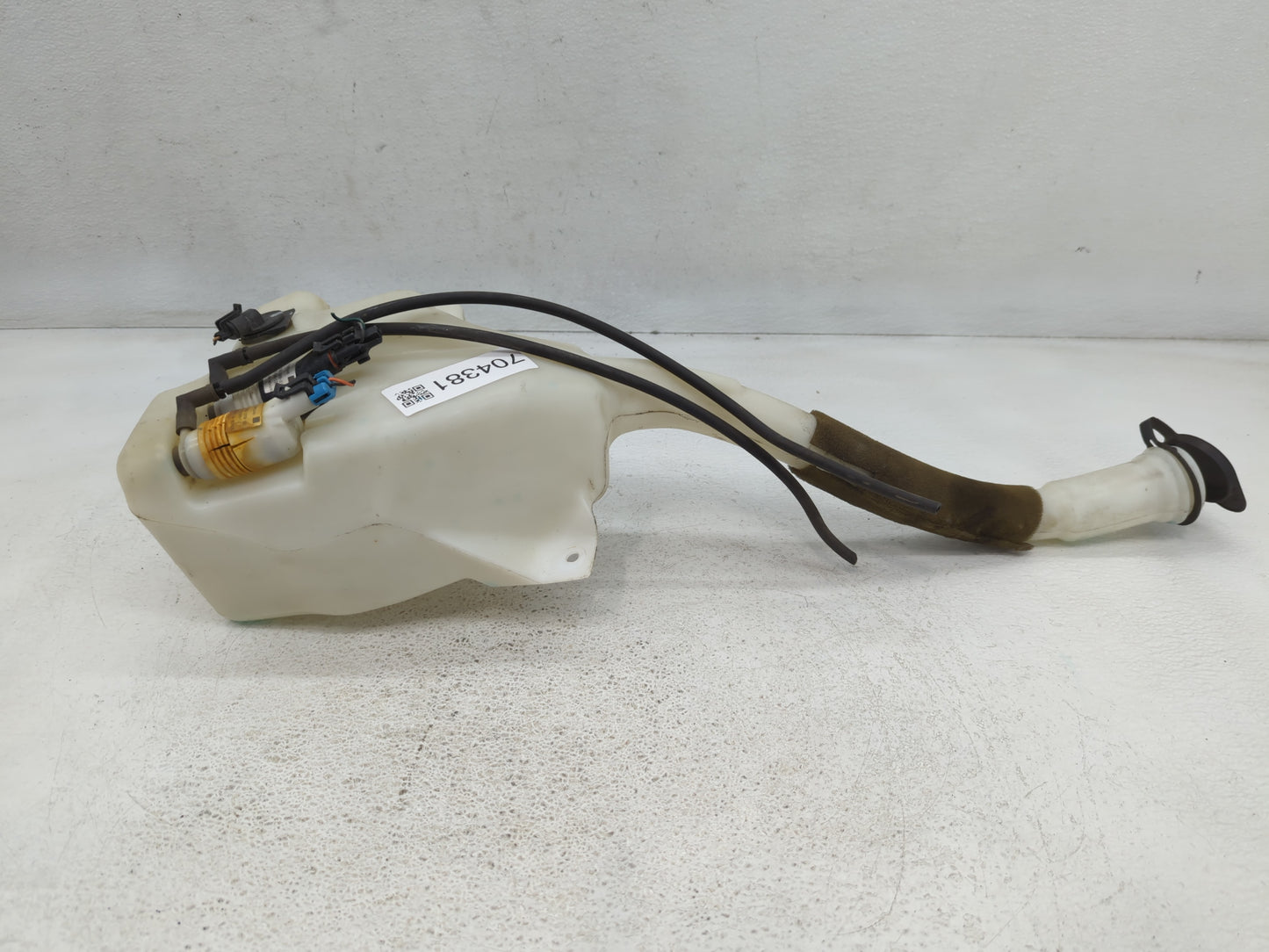 Chevrolet Traverse Windshield Washer Fluid Reservoir Bottle Oem - Oemusedautoparts1.com