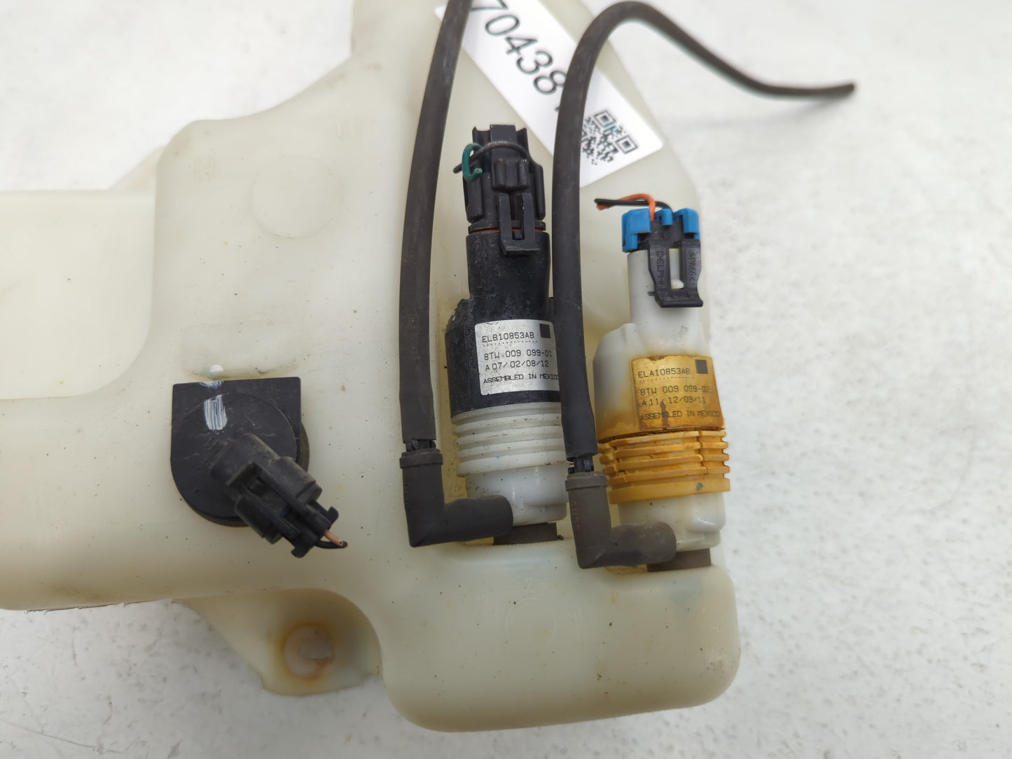 Chevrolet Traverse Windshield Washer Fluid Reservoir Bottle Oem - Oemusedautoparts1.com