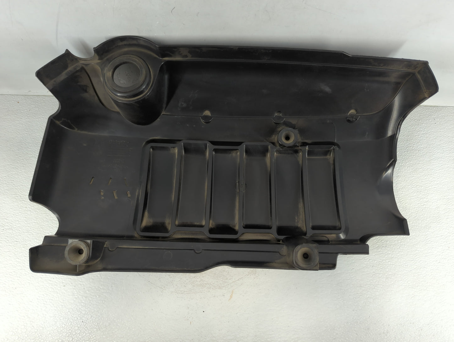 2012 Chevrolet Traverse Engine Cover - Oemusedautoparts1.com