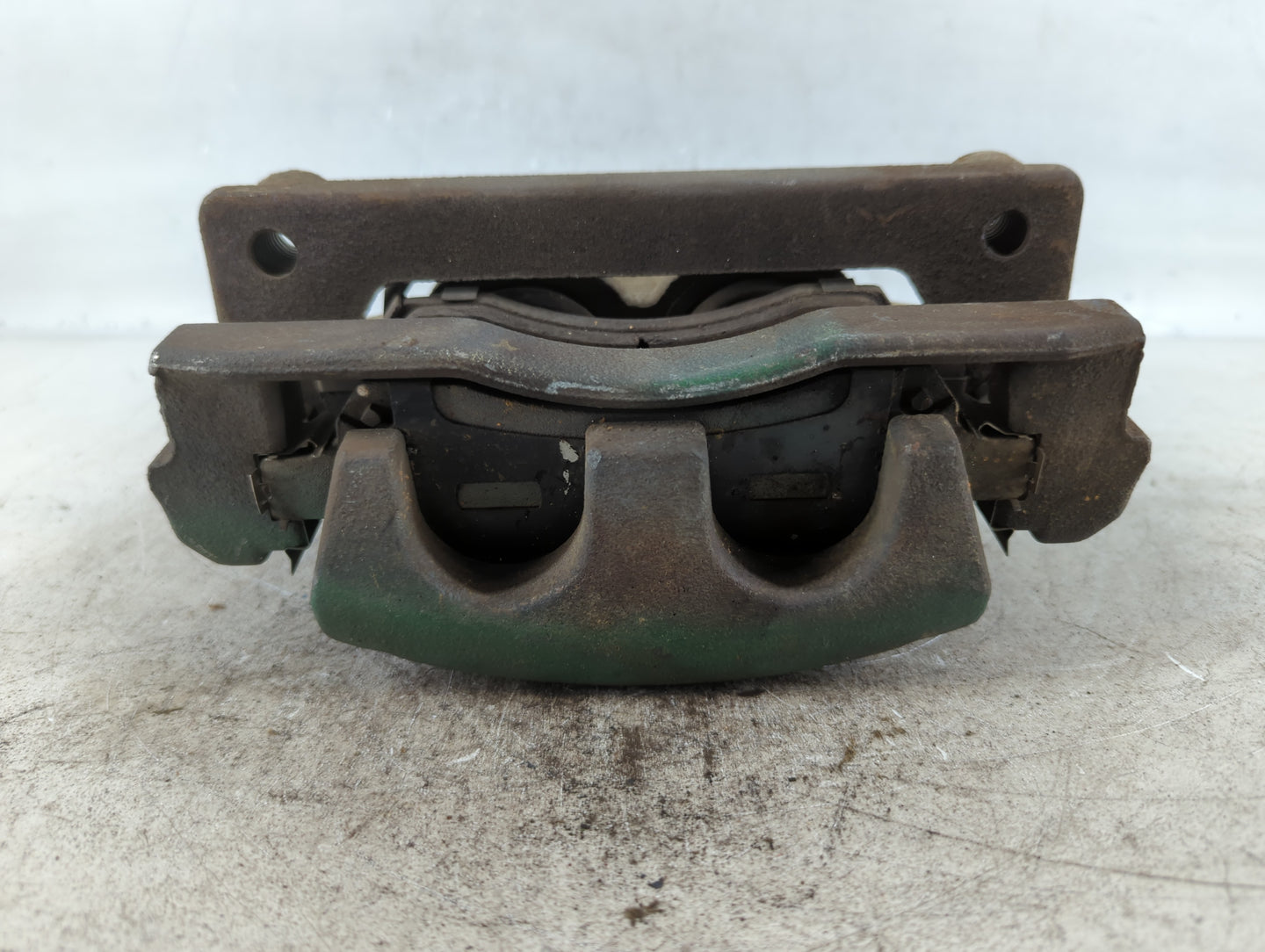 2009-2017 Chevrolet Traverse Front Driver Left Brake Caliper - Oemusedautoparts1.com