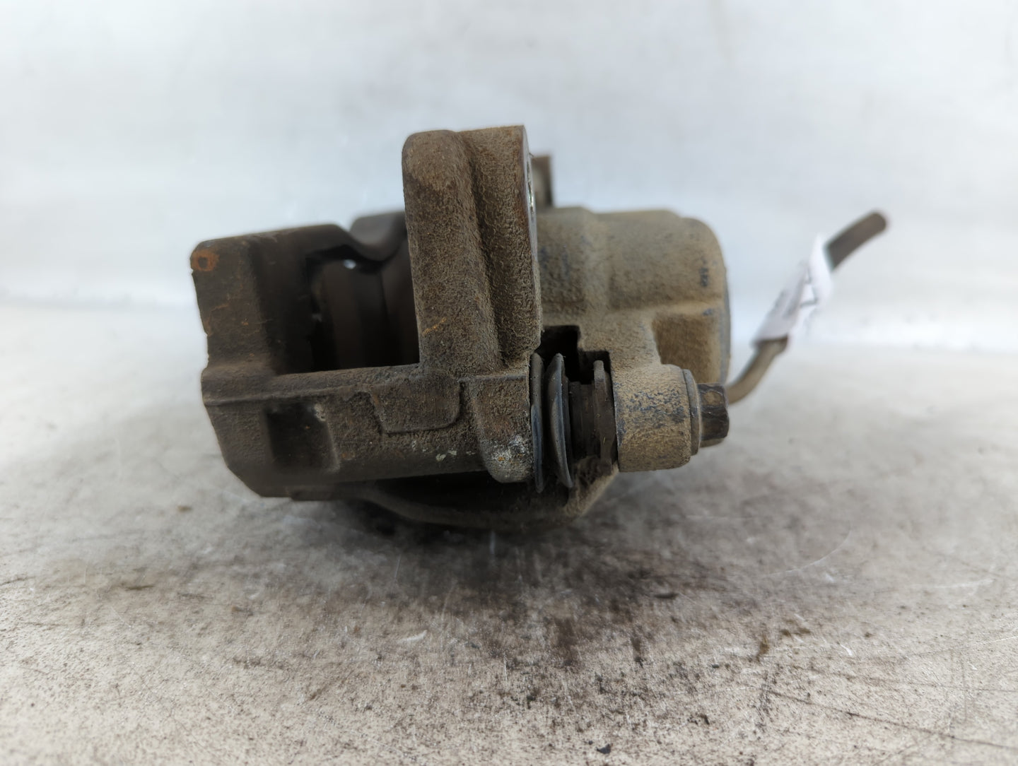2009-2017 Chevrolet Traverse Front Driver Left Brake Caliper - Oemusedautoparts1.com