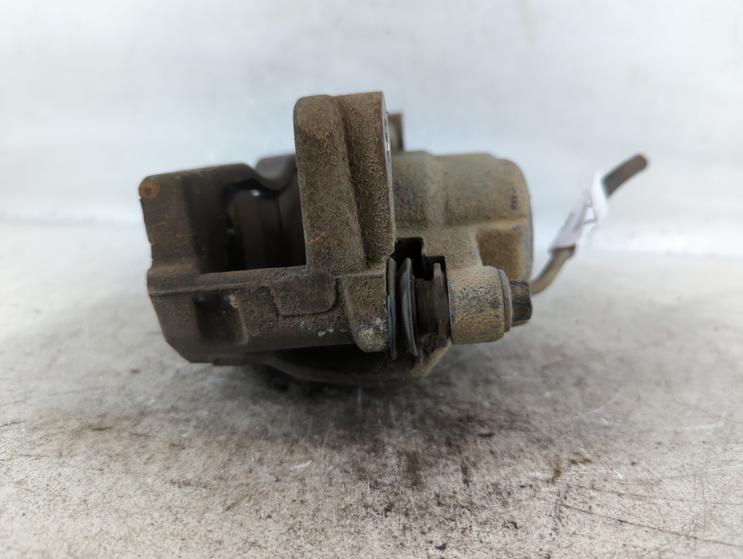 2009-2017 Chevrolet Traverse Front Driver Left Brake Caliper - Oemusedautoparts1.com