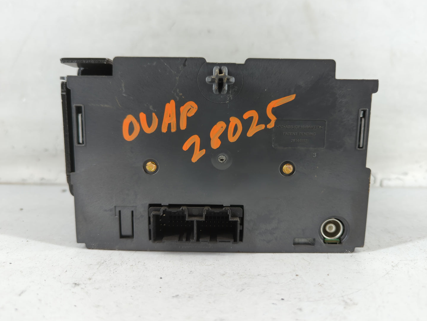 2015-2017 Chevrolet Traverse Radio Control Panel - Oemusedautoparts1.com