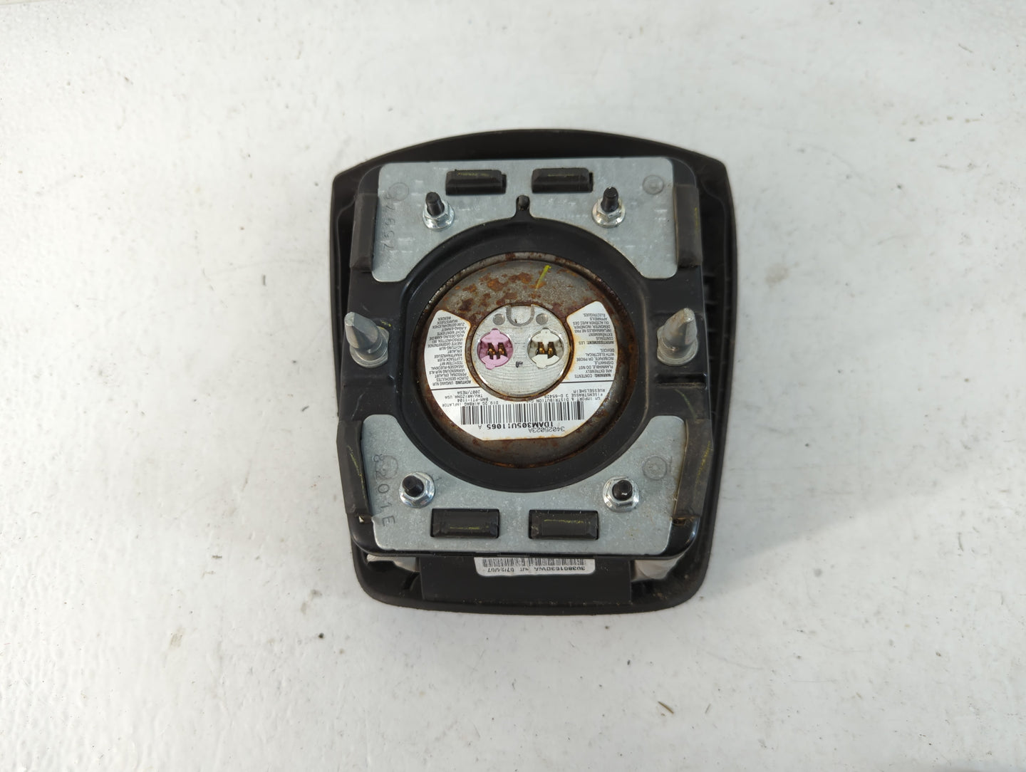 2012 Chevrolet Traverse Air Bag Driver Left Steering Wheel Mounted Fits OEM Used Auto Parts - Oemusedautoparts1.com