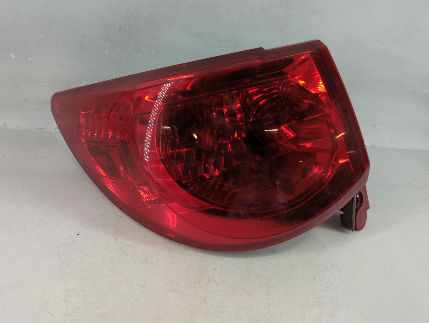 2012 Chevrolet Traverse Tail Light Assembly Driver Left OEM P/N:34T424880 ZFY-00928-GM Fits OEM Used Auto Parts - Oemusedaut