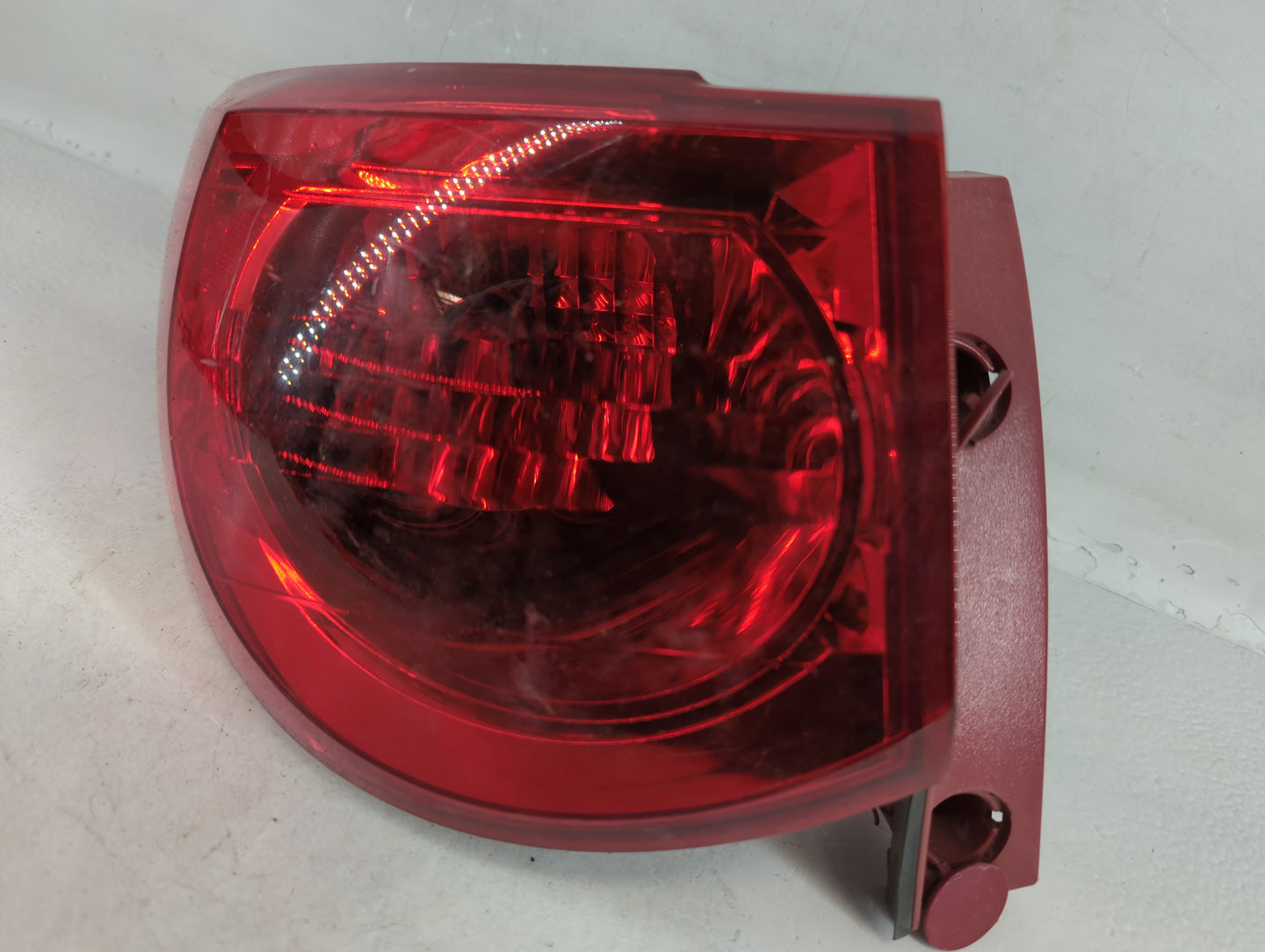 2012 Chevrolet Traverse Tail Light Assembly Driver Left OEM P/N:34T424880 ZFY-00928-GM Fits OEM Used Auto Parts - Oemusedaut