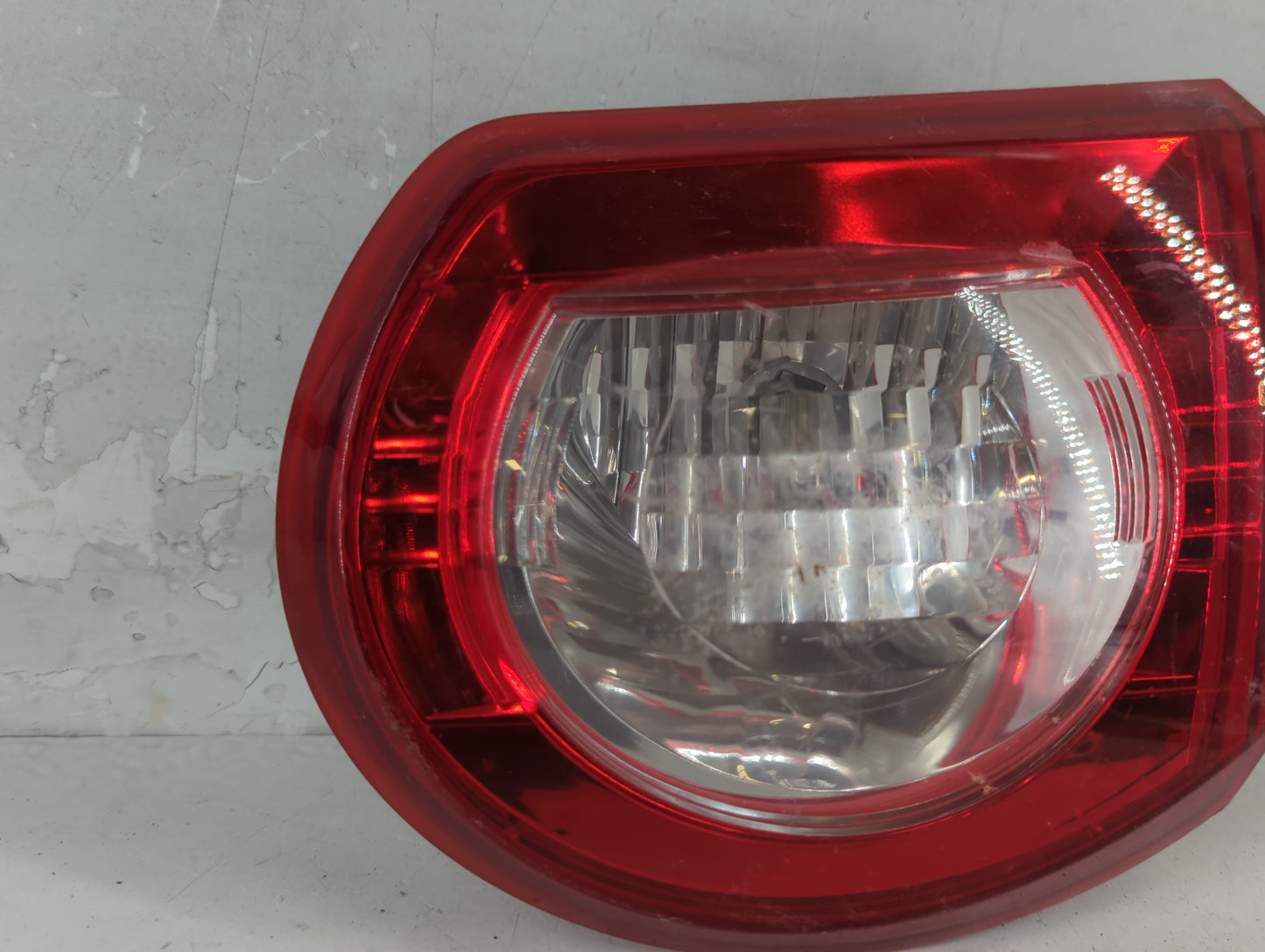 2012 Chevrolet Traverse Tail Light Assembly Passenger Right OEM P/N:25952323 Fits OEM Used Auto Parts - Oemusedautoparts1.co