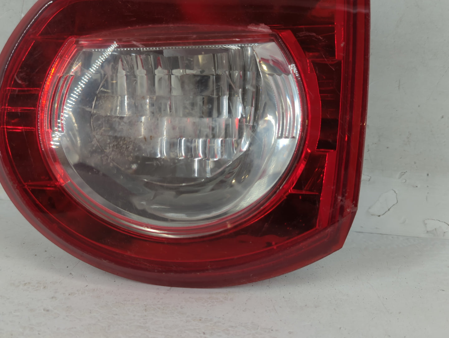 2012 Chevrolet Traverse Tail Light Assembly Passenger Right OEM P/N:25952323 Fits OEM Used Auto Parts - Oemusedautoparts1.co