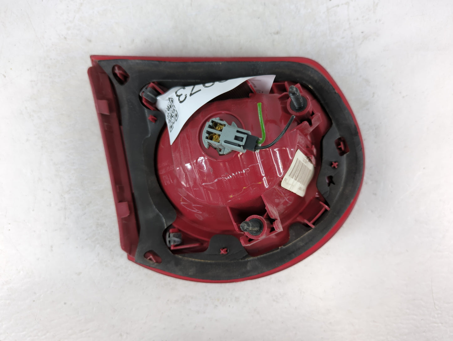 2012 Chevrolet Traverse Tail Light Assembly Passenger Right OEM P/N:25952323 Fits OEM Used Auto Parts - Oemusedautoparts1.co
