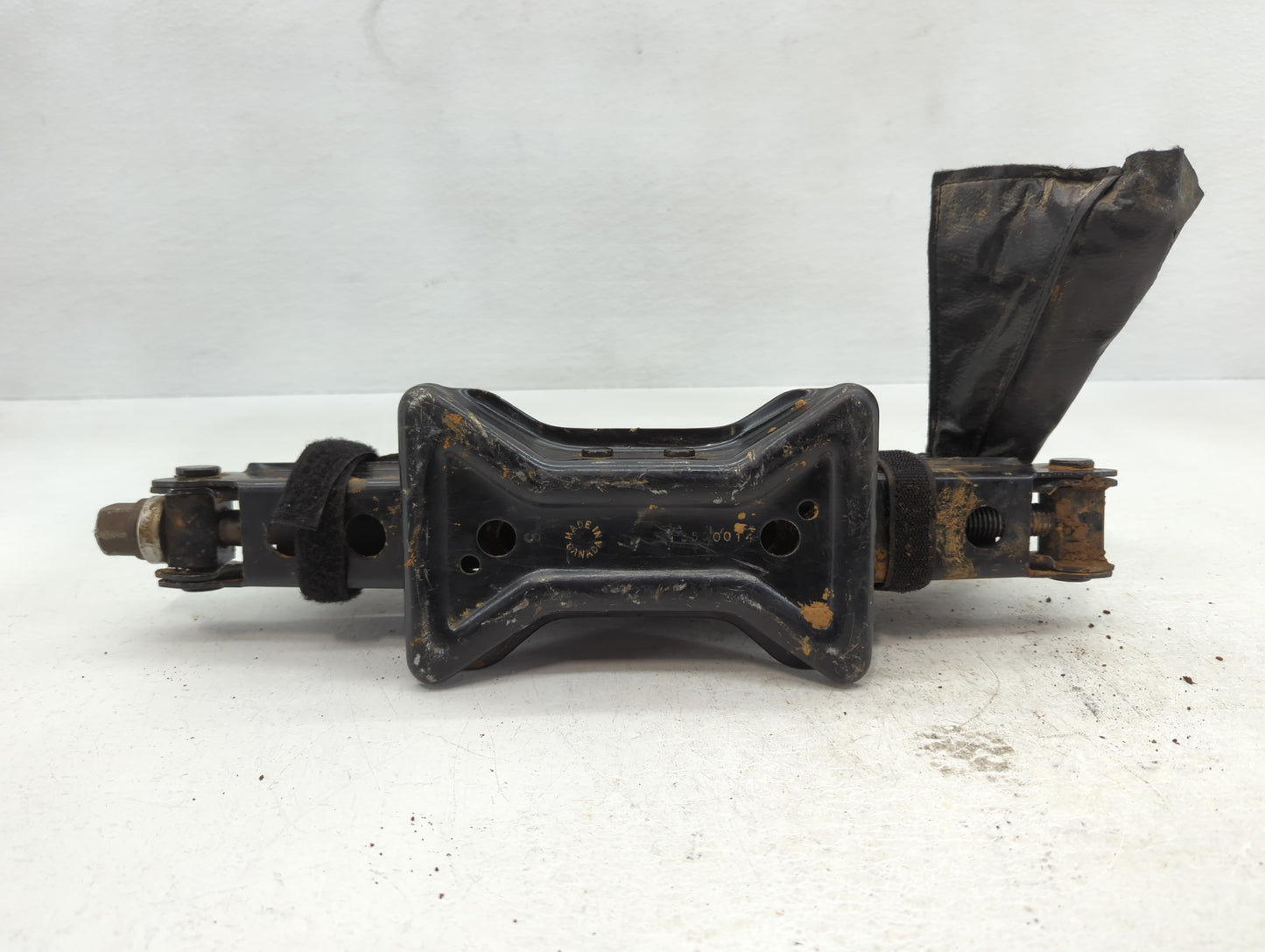 2012 Chevrolet Traverse Spare Scissor Car Jack - Oemusedautoparts1.com