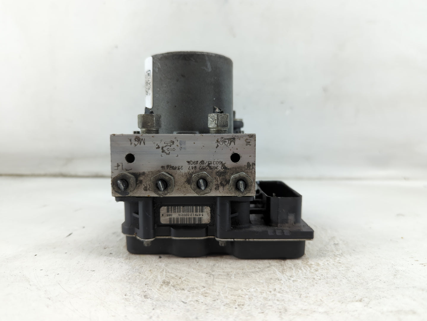 2017 Chevrolet Traverse ABS Pump Control Module Replacement P/N:23407415 Fits Fits 2012 2013 2014 2015 2016 OEM Used Auto Pa