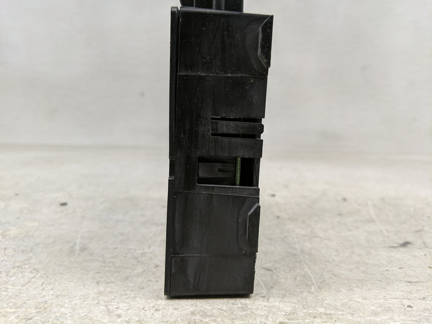 Chevrolet Traverse Body Control Module Bcm Inner Cabin Fuse Box - Oemusedautoparts1.com
