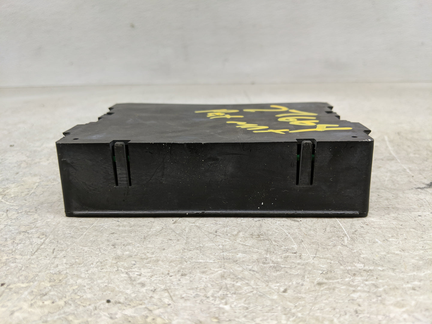 Chevrolet Traverse Body Control Module Bcm Inner Cabin Fuse Box - Oemusedautoparts1.com