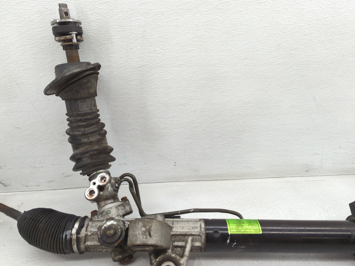 2012 Chevrolet Travrs Rack and Pinion Steering Gear P/N:7424AP 22902259 Fits OEM Used Auto Parts - Oemusedautoparts1.com