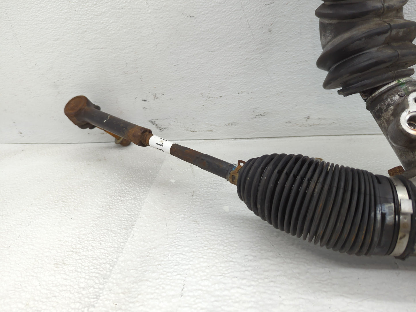 2012 Chevrolet Travrs Rack and Pinion Steering Gear P/N:7424AP 22902259 Fits OEM Used Auto Parts - Oemusedautoparts1.com