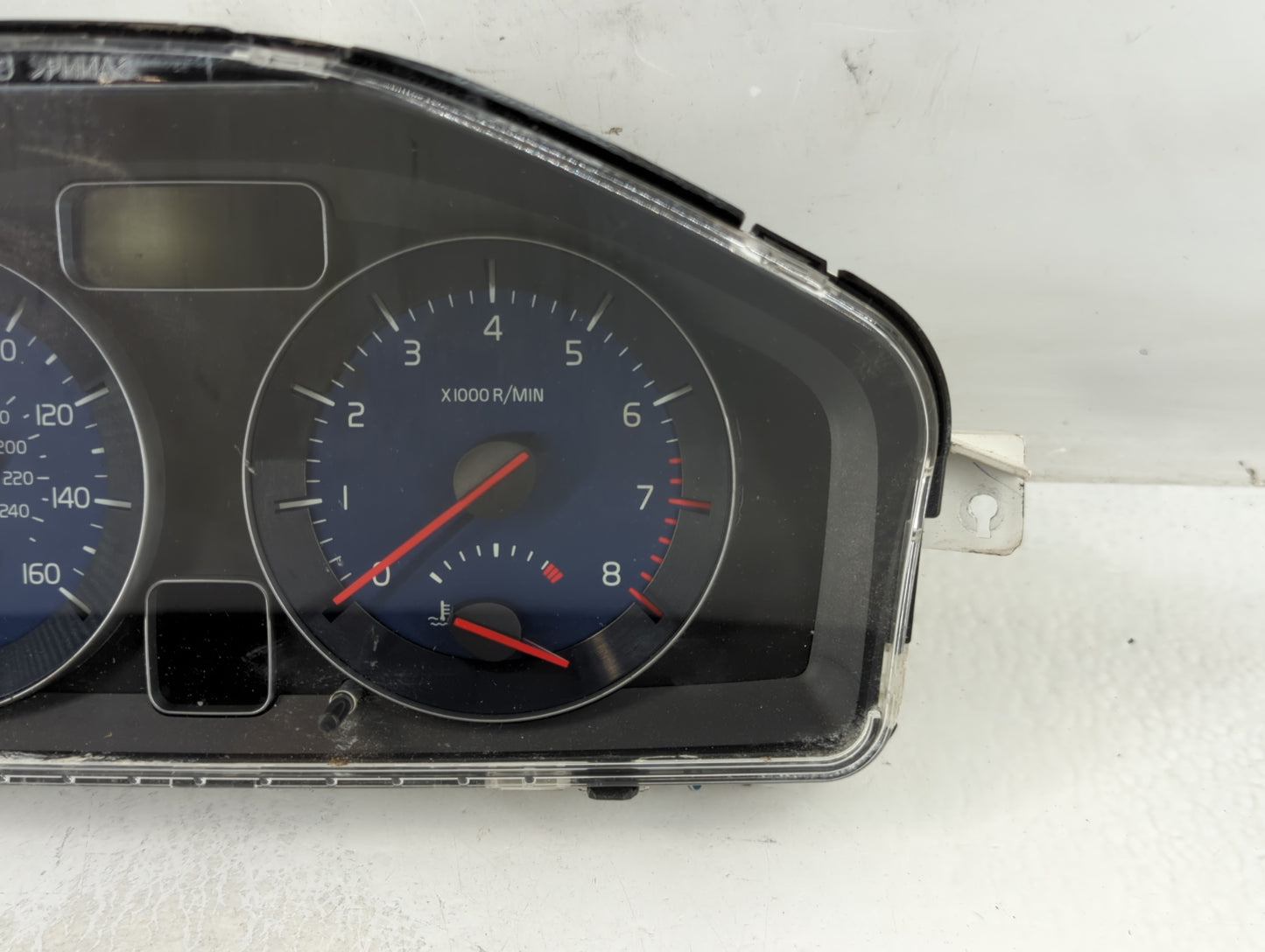 2012 Chevrolet V30 Instrument Cluster Speedometer Gauges P/N:69199-780T 30733373 Fits OEM Used Auto Parts - Oemusedautoparts
