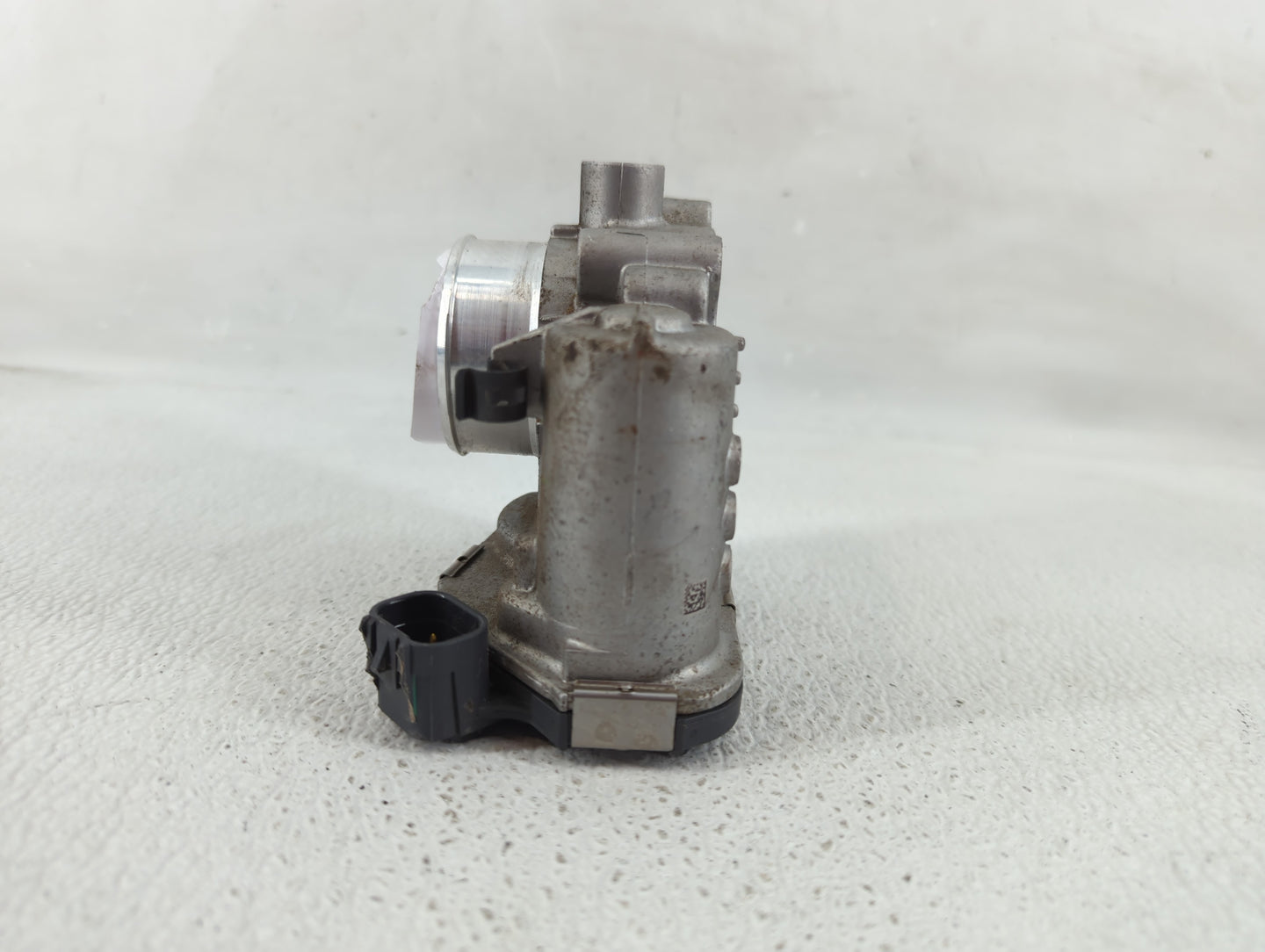 2011-2015 Chevrolet Volt Throttle Body P/N:55562270 Fits Fits 2011 2012 2013 2014 2015 2016 OEM Used Auto Parts - Oemusedaut