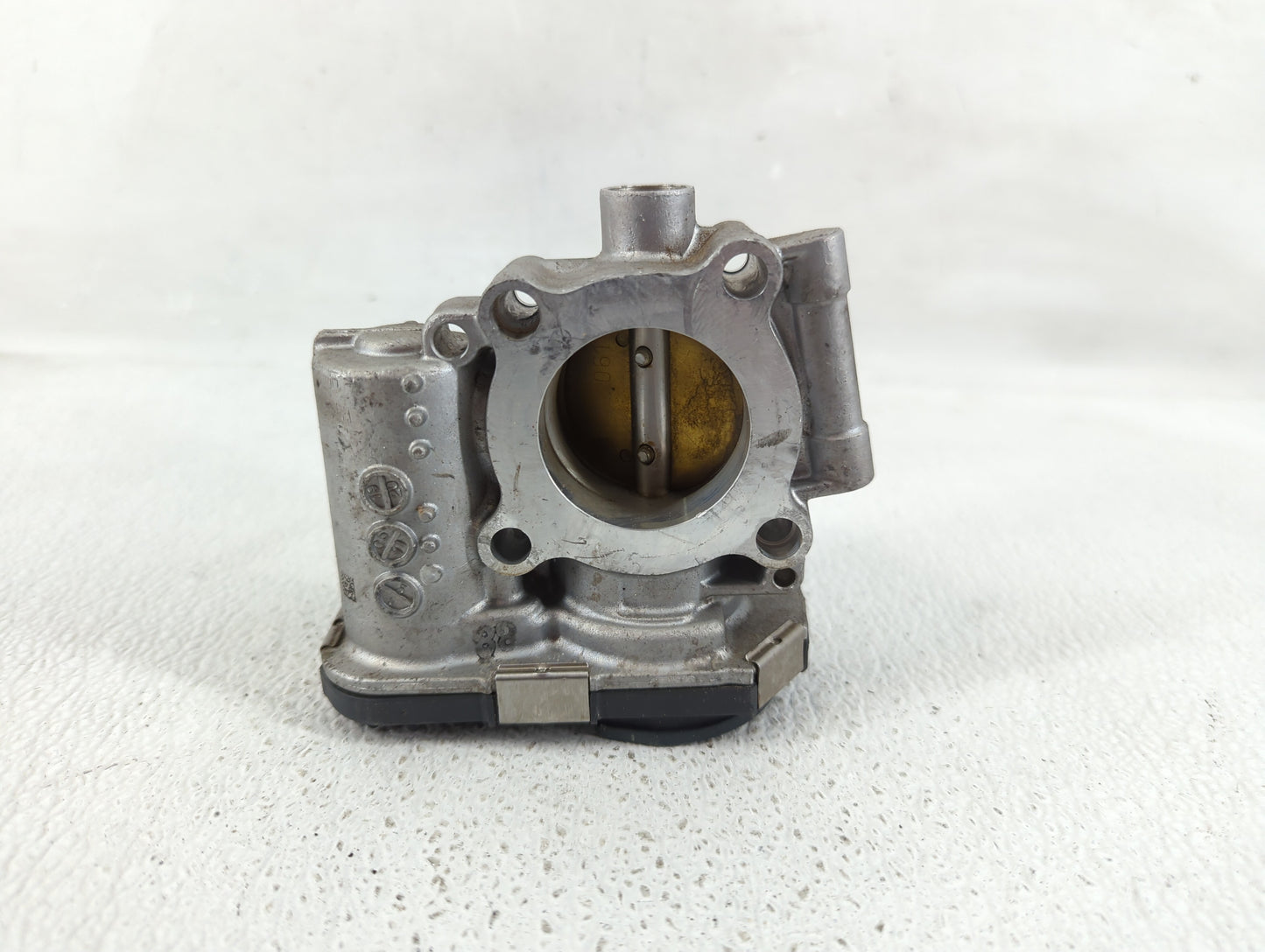 2011-2015 Chevrolet Volt Throttle Body P/N:55562270 Fits Fits 2011 2012 2013 2014 2015 2016 OEM Used Auto Parts - Oemusedaut