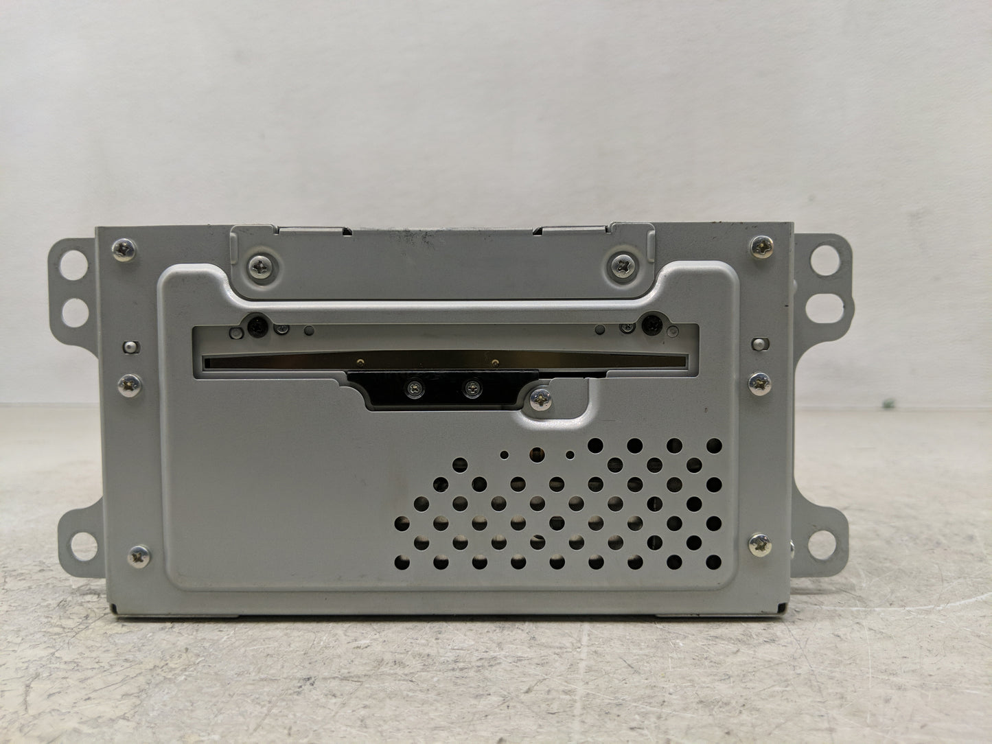 2012 Chevrolet Volt Radio AM FM Cd Player Receiver Replacement P/N:22814136 Fits OEM Used Auto Parts - Oemusedautoparts1.com