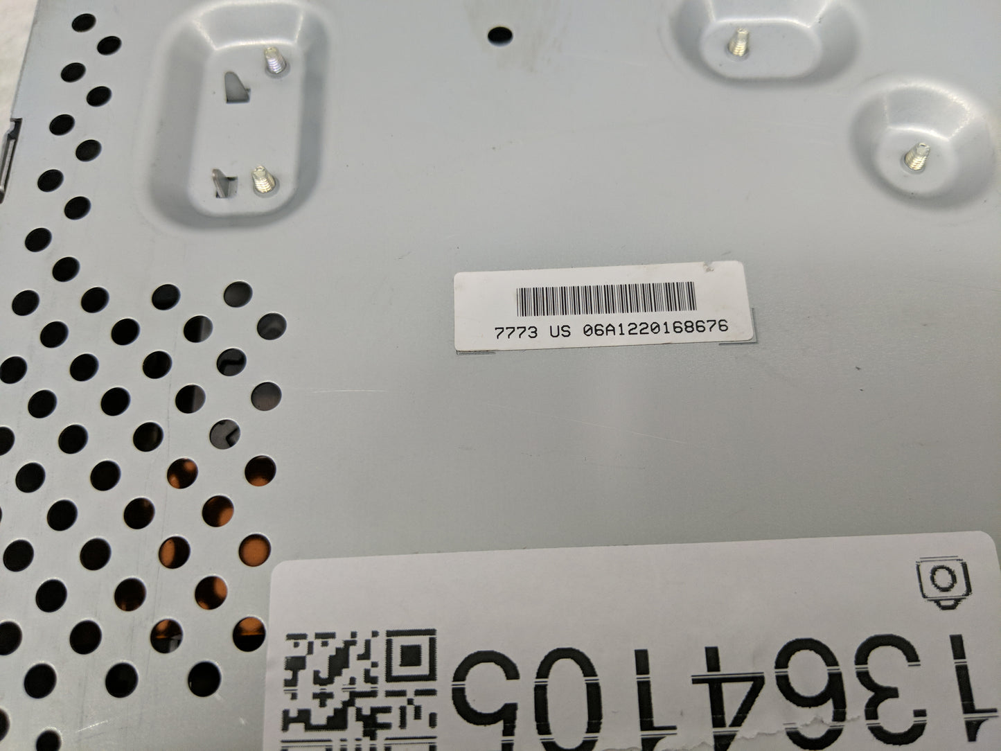 2012 Chevrolet Volt Radio AM FM Cd Player Receiver Replacement P/N:22814136 Fits OEM Used Auto Parts - Oemusedautoparts1.com
