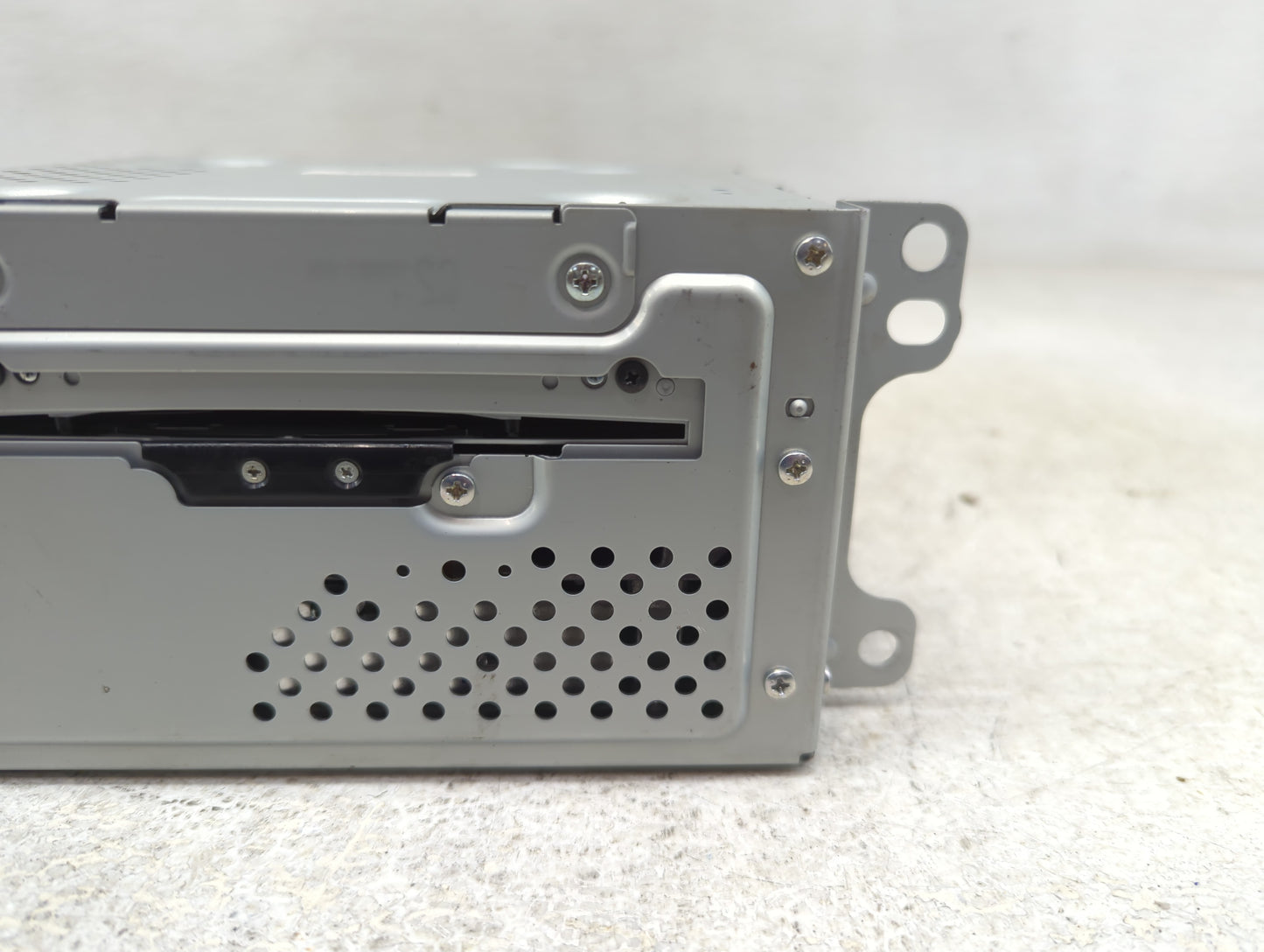 2012 Chevrolet Volt Radio AM FM Cd Player Receiver Replacement P/N:22814136 Fits OEM Used Auto Parts - Oemusedautoparts1.com